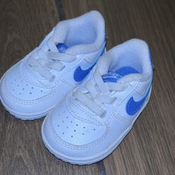 Infant nikes