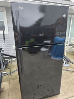 Refrigerator for sale, in very good working condition.