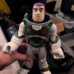 Buzz light-year 