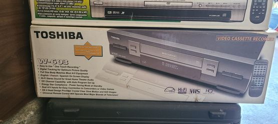 New Inbox VHS / DVD Players
