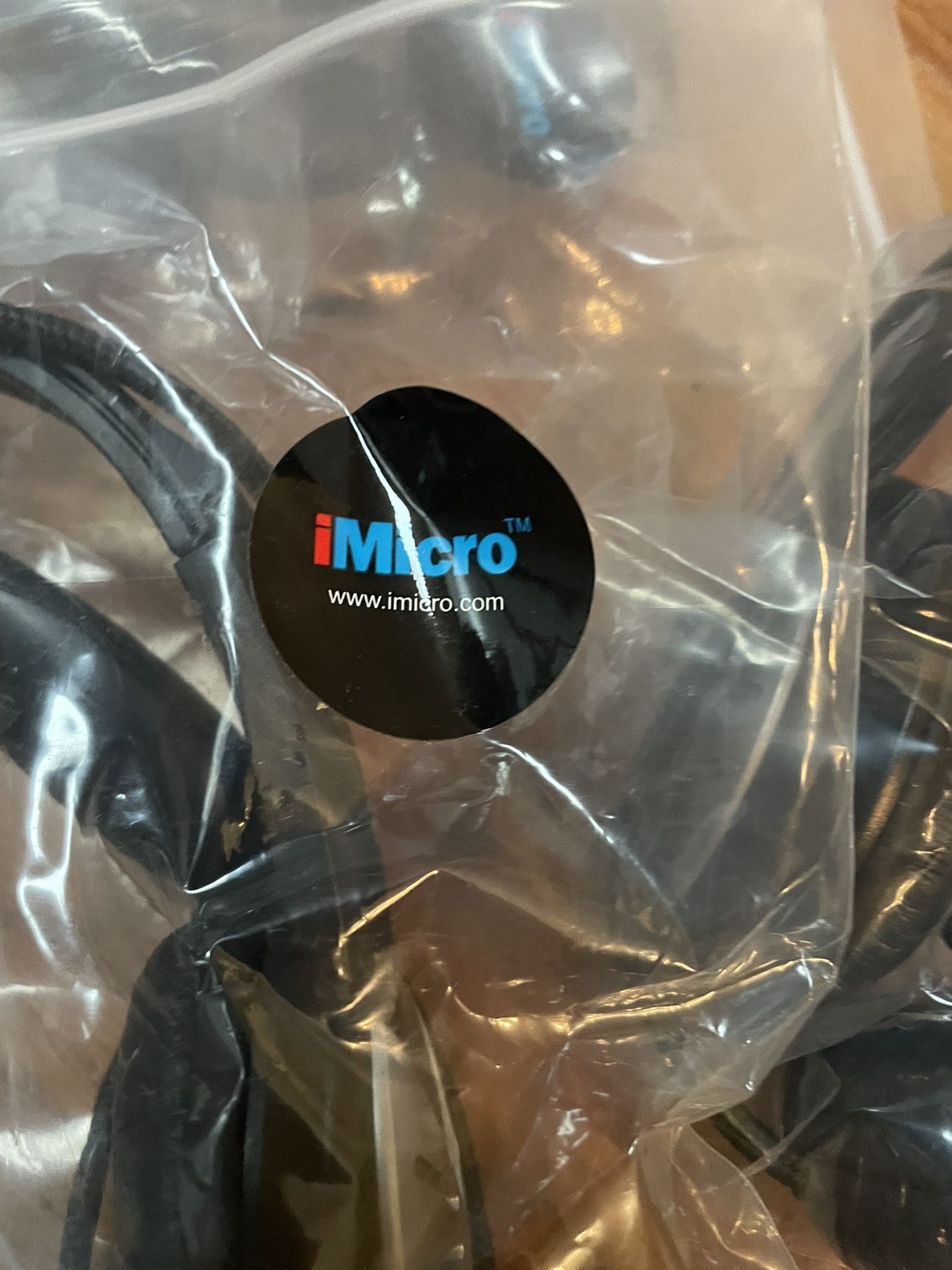 New 5 Pairs Of USB Headphones & 1 Mouse