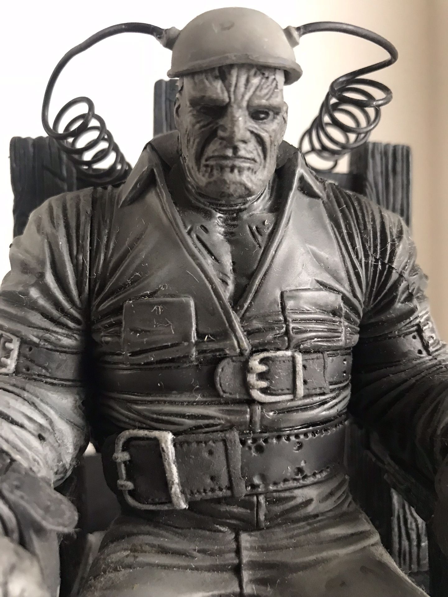 Frank Miller's Sin City-Death Row Marv Talking Electric Chair / McFarlane Toys