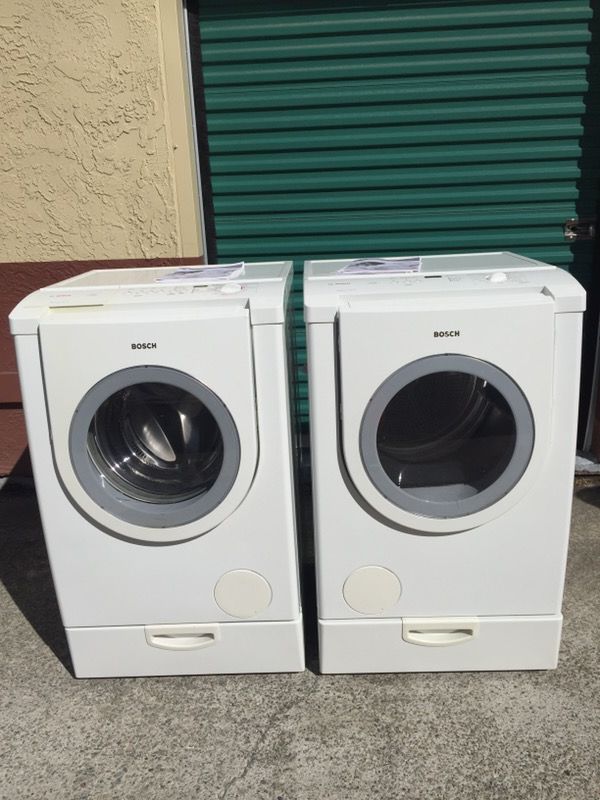 Bosch Nexxt 500 Series Washer and Gas Dryer Set