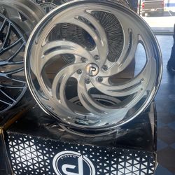 Pinnacle 26x10  P-300 Phonenix Wheels 6x139 Silver Brushed 