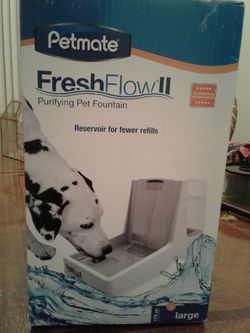 BRAND NEW PETMATE FRESH FLOW PET FOUNTAIN
