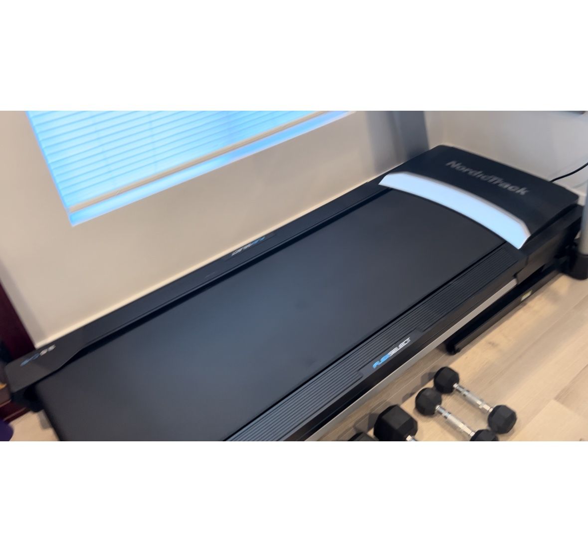 NORDIC TRACK EXP 10i TREADMILL Sports & Outdoors