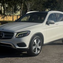 2019 Mercedes-Benz GLC 300 $1,800 Down You Work You Drive 