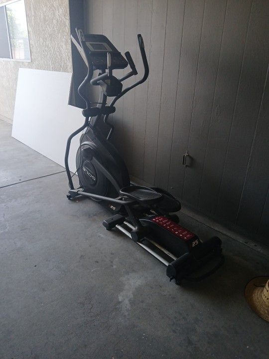E25. Elliptical Black