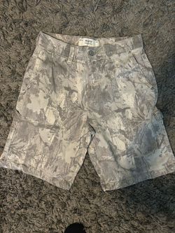 Hollister camo jorts