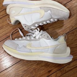 Size 8 - sacai x Nike VaporWaffle Sail Gum