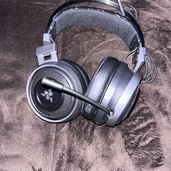 Razer Nari Wireless 7.1 Surround Sound Gaming Headset: