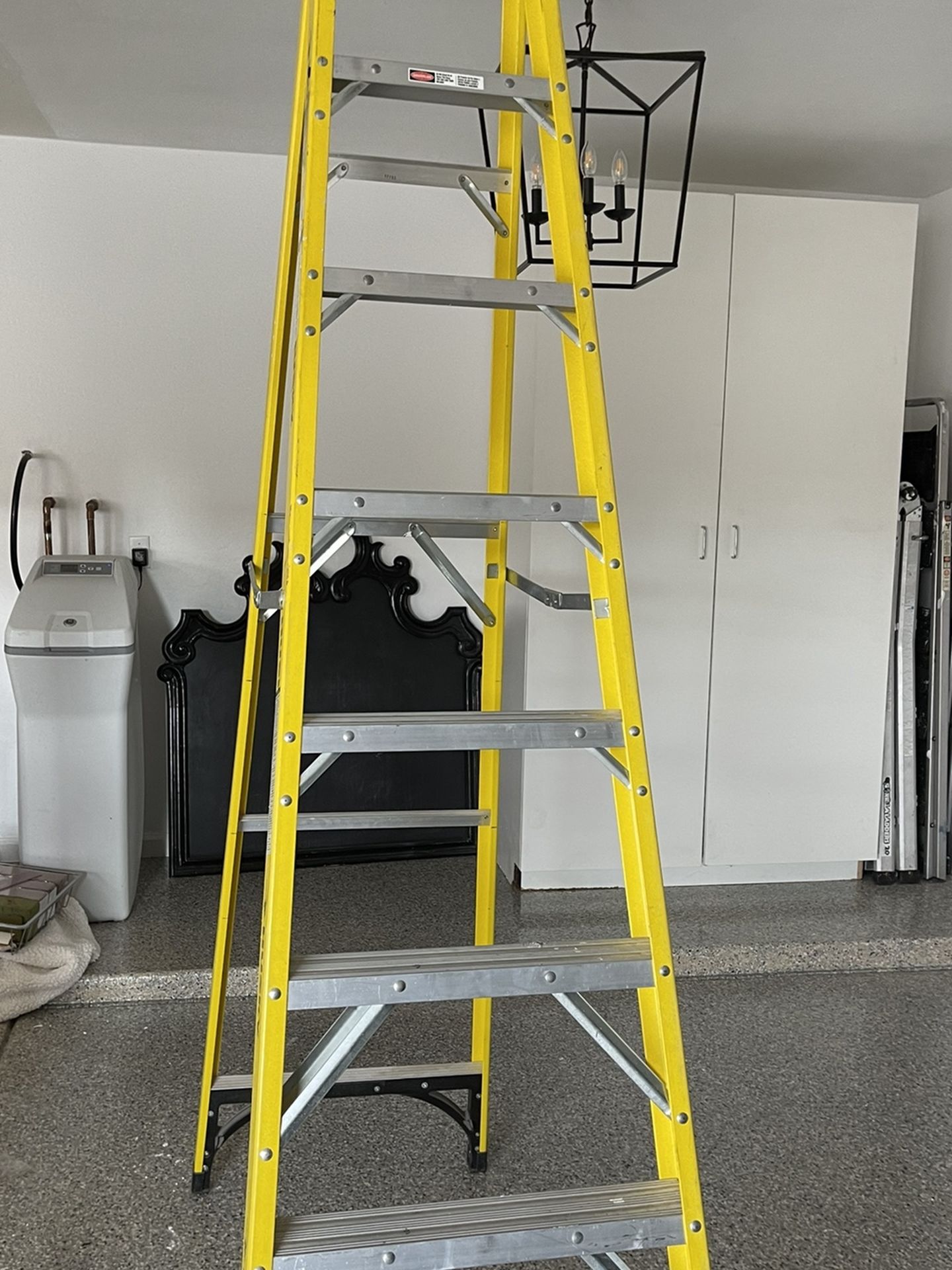 Hiuskey 8 Foot Fiberglass Ladder