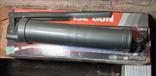 Heavy Duty K-P Industries Lever Grease Gun - New in Box