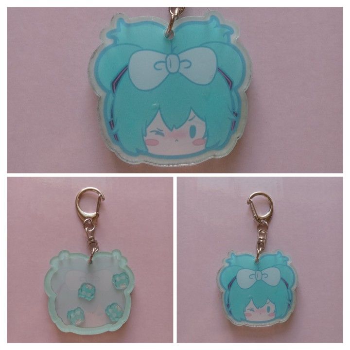 Hatsune Miku Keychain Shaker Bow