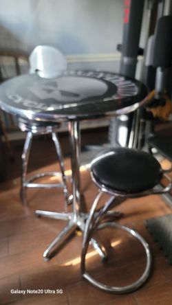 Bar table with 2 stools