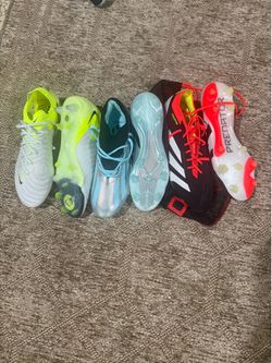 Men’s elite soccer cleats sz 9