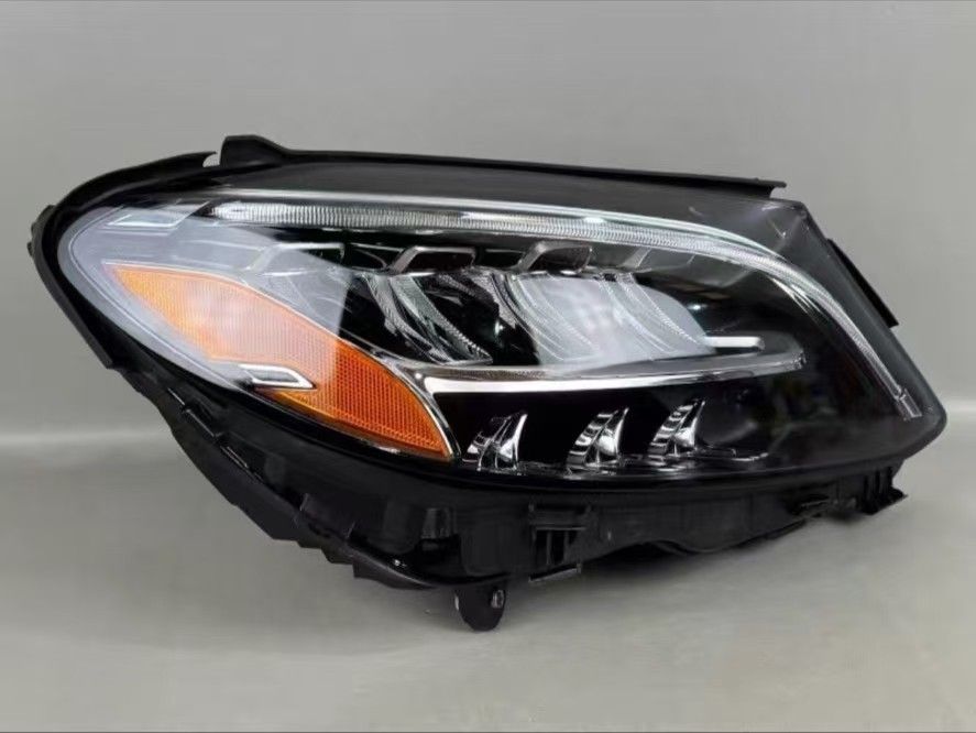 New Mercedes Benz C200 C300 W205 left and right headlights