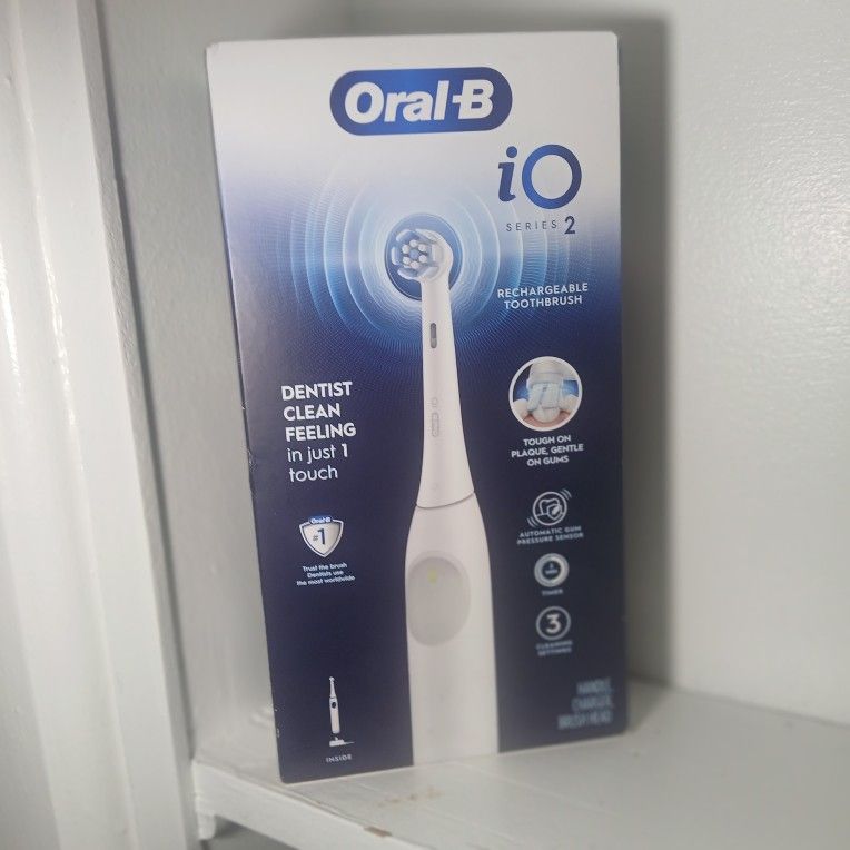 Oral B ELECTRIC TOOTHBRUSH NEW
