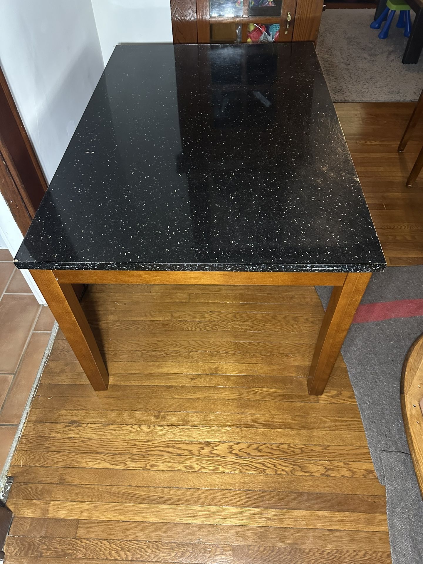 Dining Table With 4 Chairs 