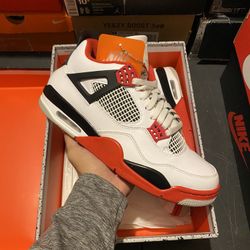 2020 Jordan Fire Red 4s size 11 USED But Clean