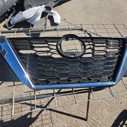 Nissan Sentra Grille Oem