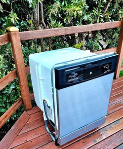 GE® ENERGY STAR® Heavy-Duty Dishwasher.
EXCELLENT, Like-New Condition. (Spent most of its time in storage..).
**Current Version is 499 at Lowe's