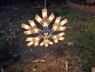 Lighted Snowflake Holiday Decoration