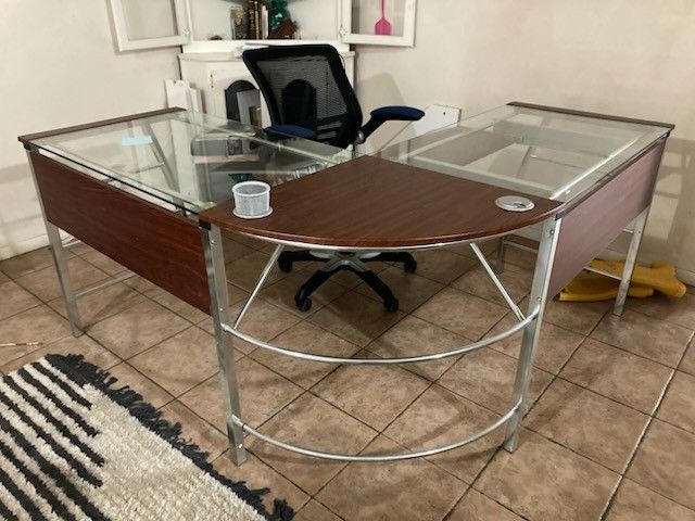 Corner Desk