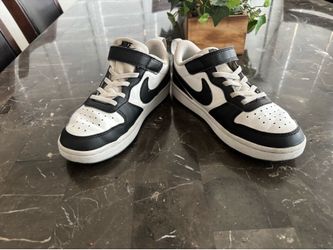 Nike boy size 2 shoes