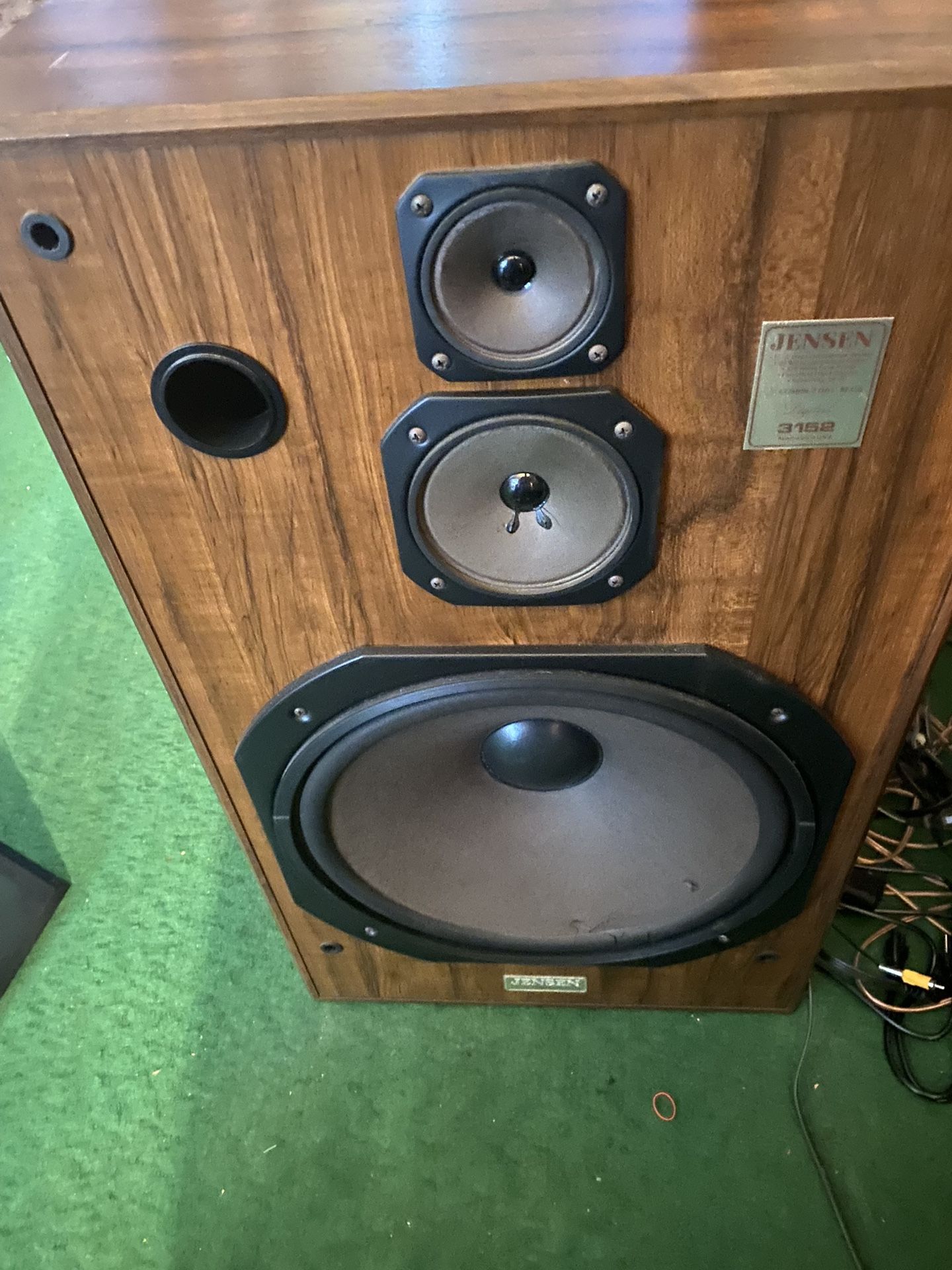 Jensen Floor Speakers 1pair.