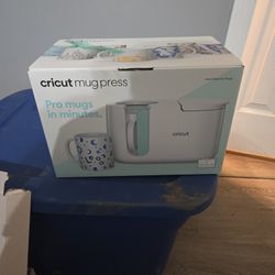 Cricut Mug Press And Vinyl And Exacto Kit