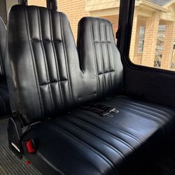 Shuttle Bus Ford E-450 Seats