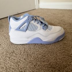 Mothers Day's Jordan 4's