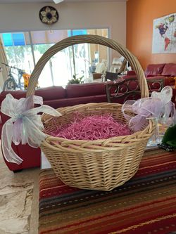 Large Sturdy Easter Basket!