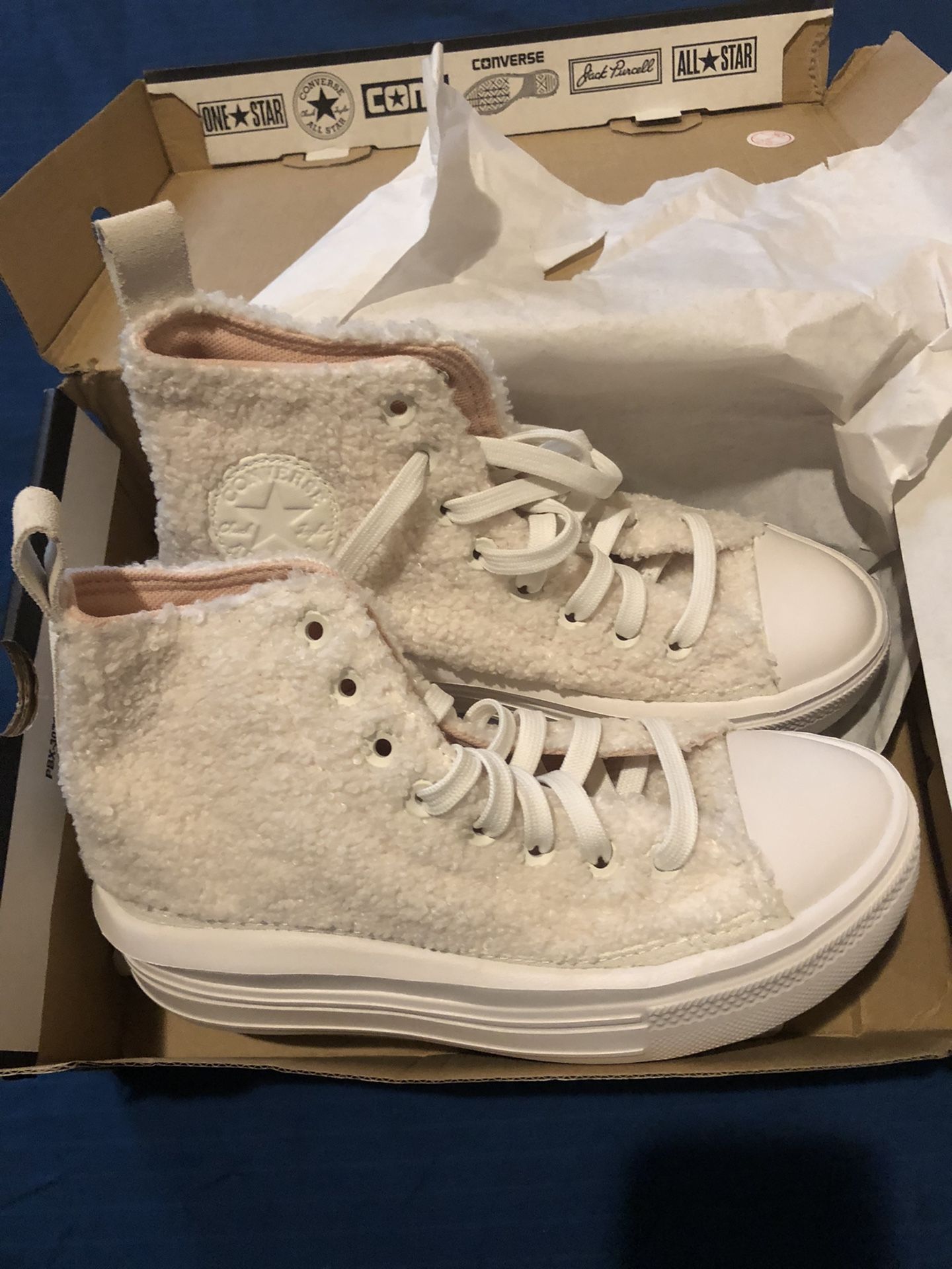 Women Size Converse - Main Image