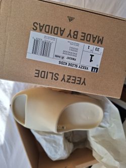 Yeezi slides New authentiques  size 1 white certified
