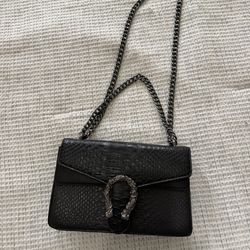 G-u-c-c-i Black Textured Shoulder Bag with Chain Strap