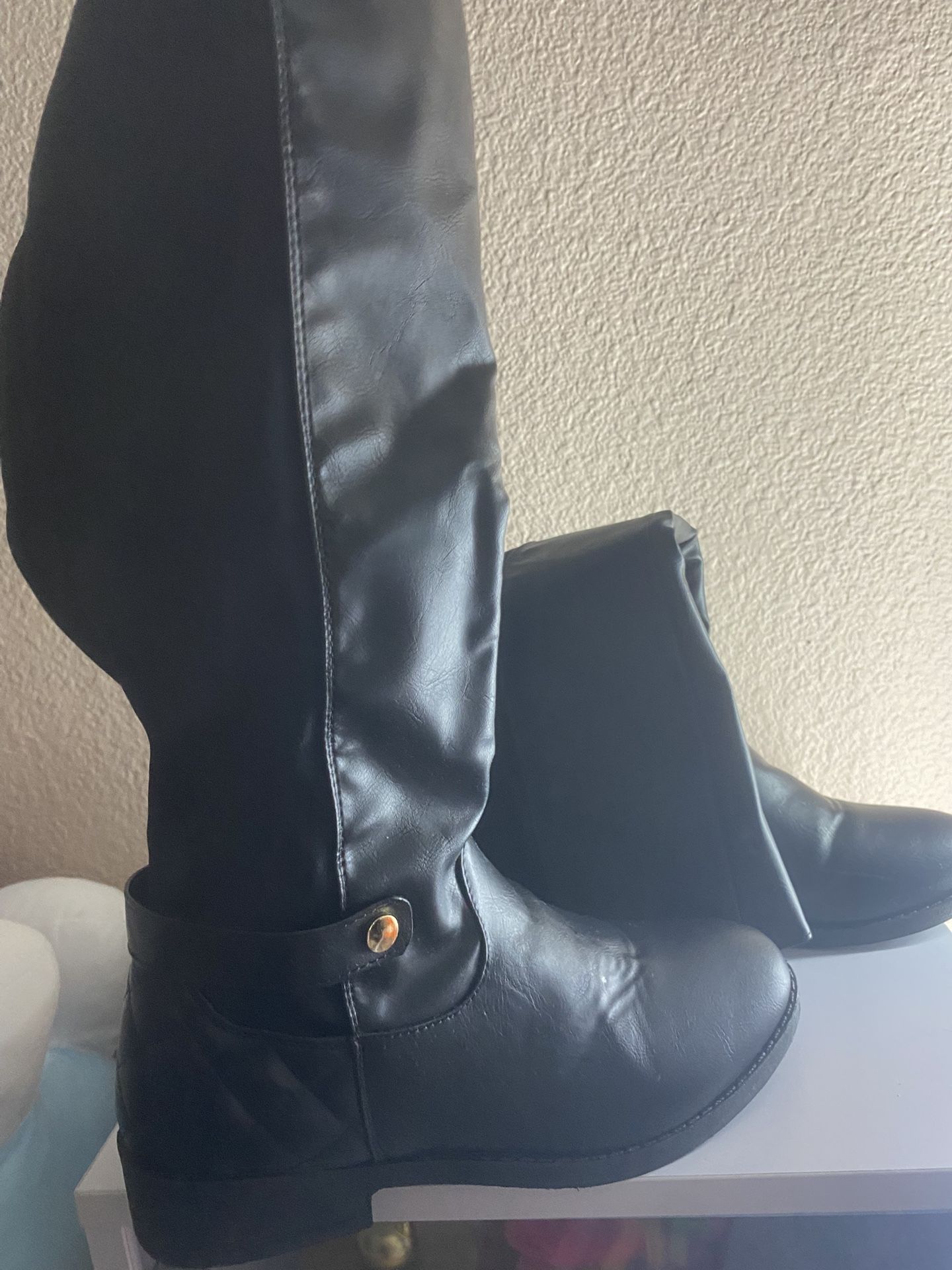 Black Boots