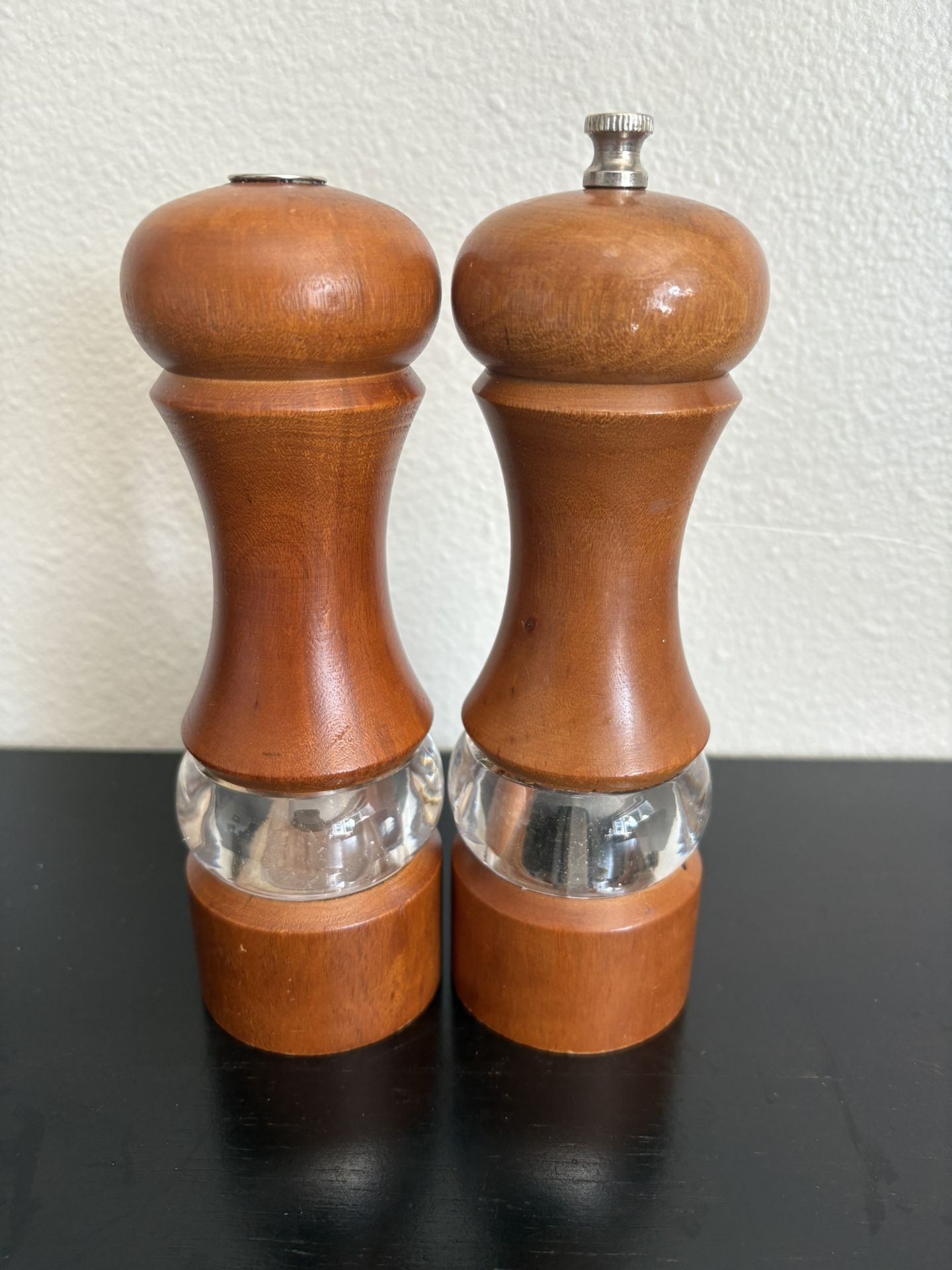 Wooden Salt & Pepper Shaker/grinder