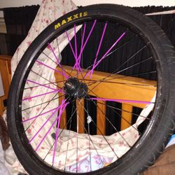 2    29 inch maxxis hook worms with rims
