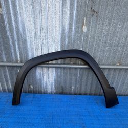 2025 Chevrolet Chevy Equinox Left Driver Side Fender Flare Molding OEM (ORIGINAL)