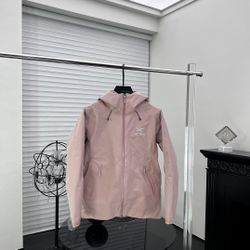 Ultra-Warm & Water-Resistant Puffer Jacket - Stay Toasty!