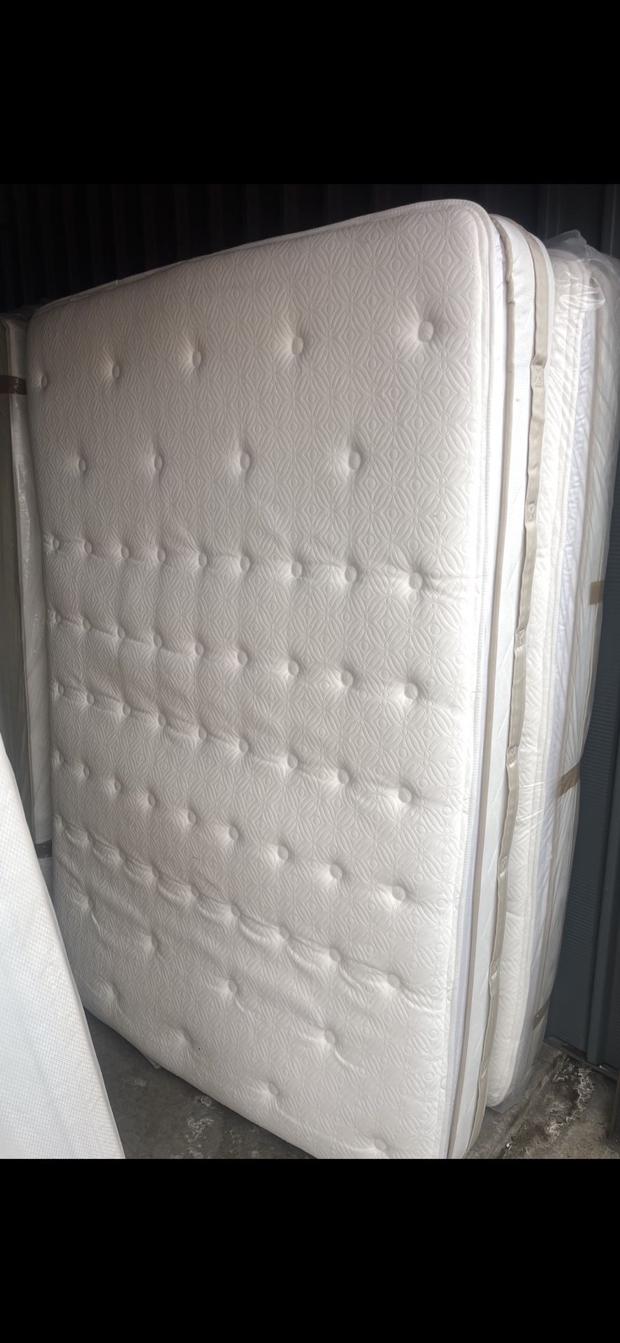 Full Size XL Mattress & Box Spring 