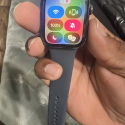 Selling Apple Watch SE 44mm 