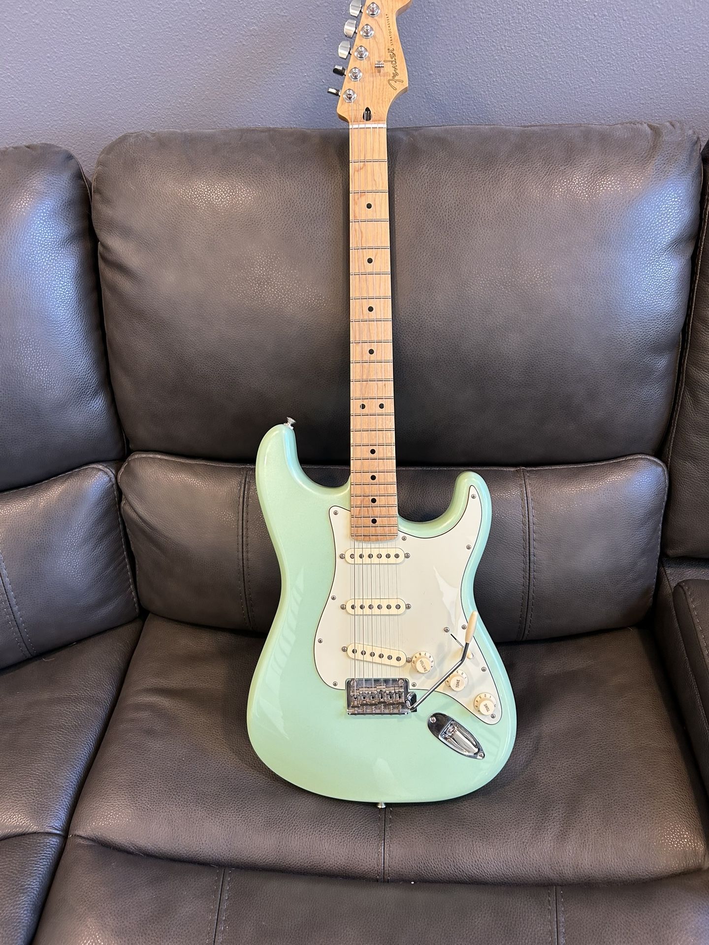 Beautiful 2019 Fender Player Stratocaster Sea foam Pearl in excellent condition w/gig bag