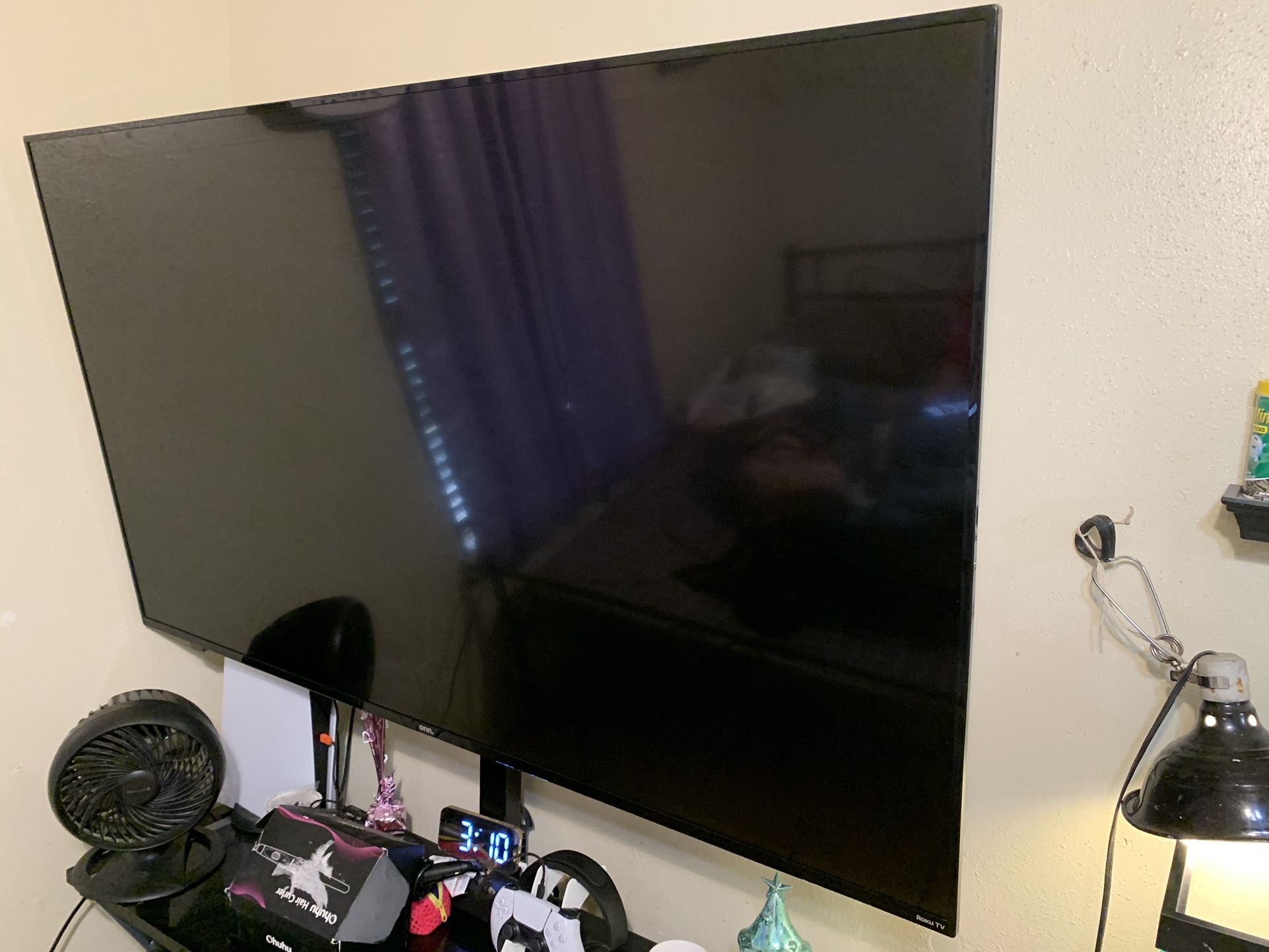 70-inch-roku-tv-doesn-t-work-for-sale-in-san-antonio-tx-offerup