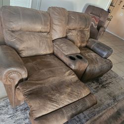 Couch With 2 Recliners 