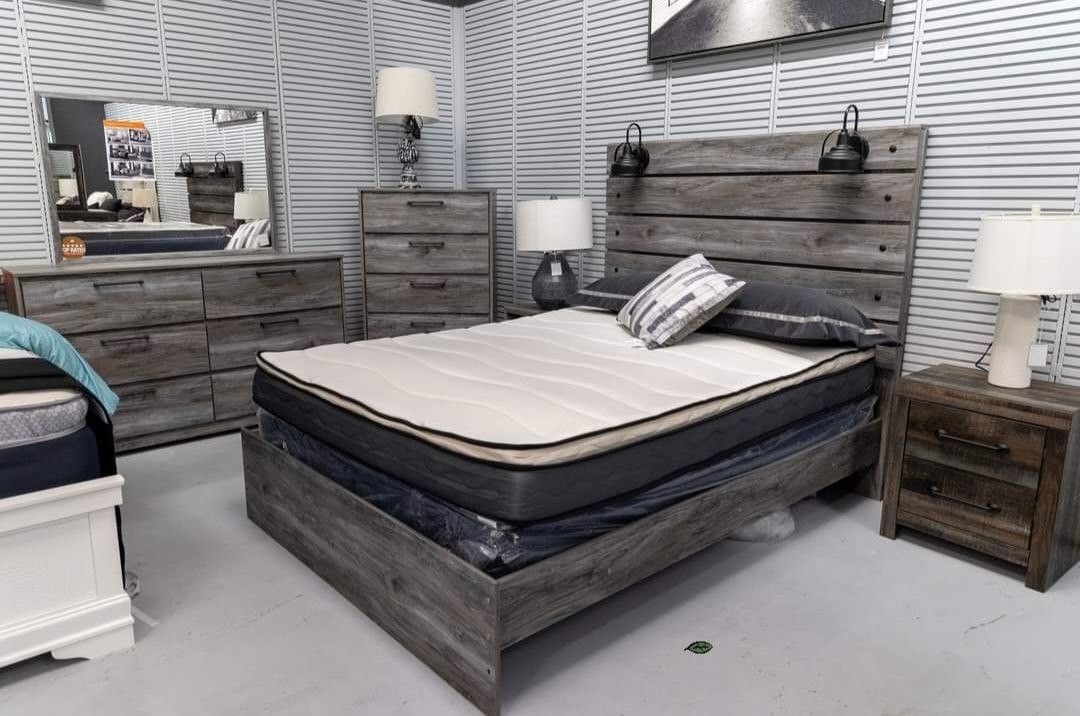 DRYSTAN MULTI PANEL BEDROOM SET4-Piece (Bed, Dresser, Mirror, Nightstand)