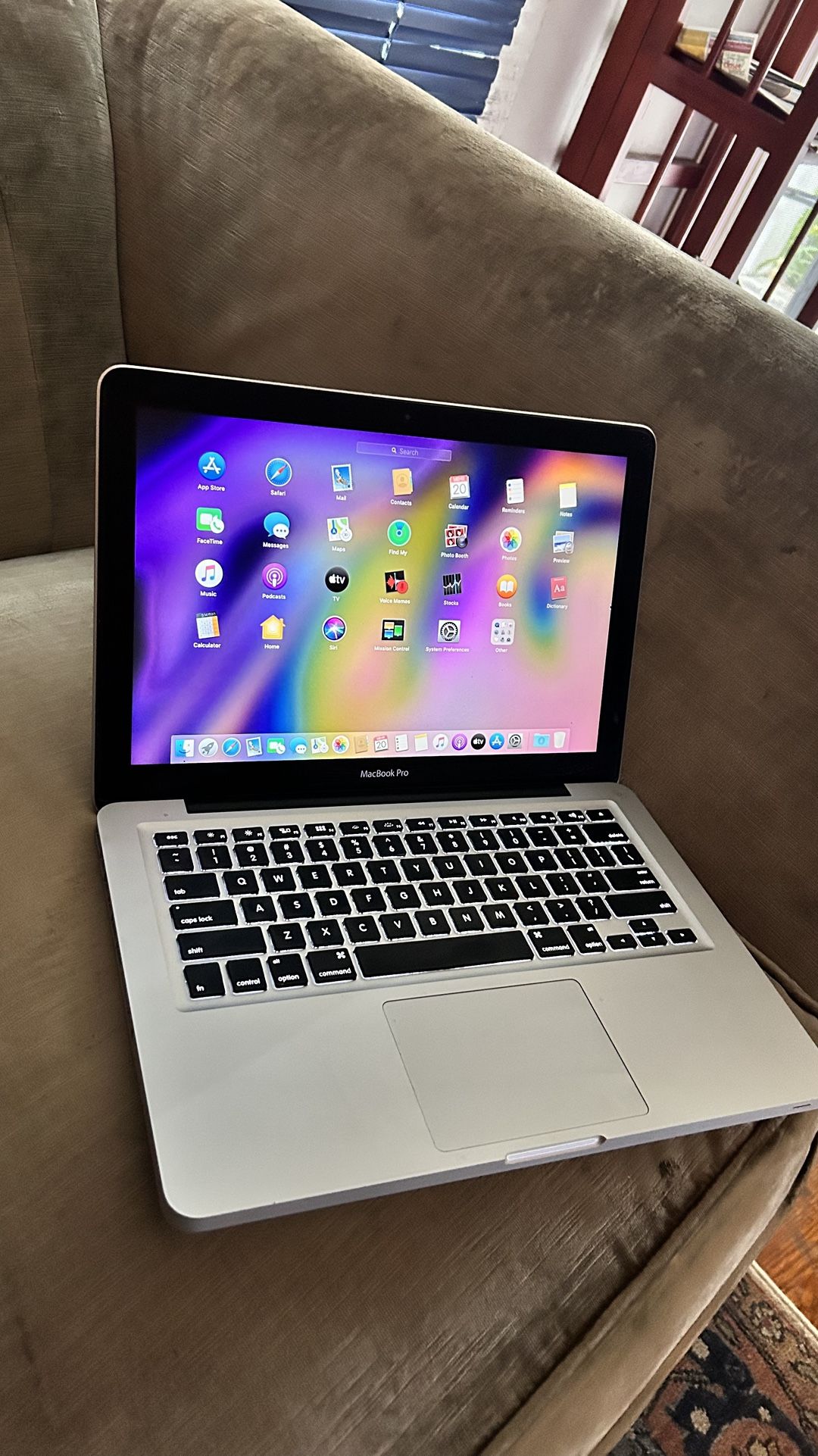 Apple MacBook Pro 13” I5/8GB/256GB SSD $140