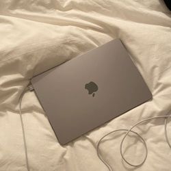 Macbook Air M2 Mint condition 